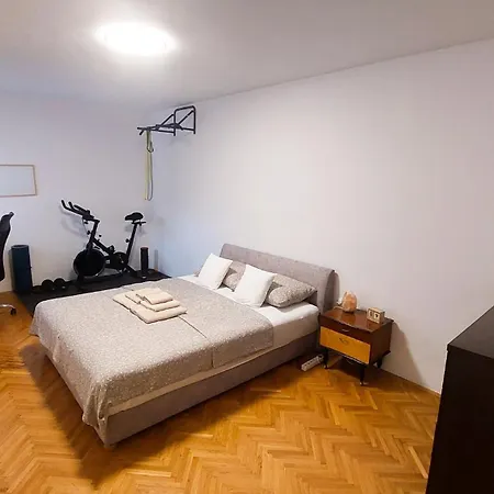 Apartment Happy